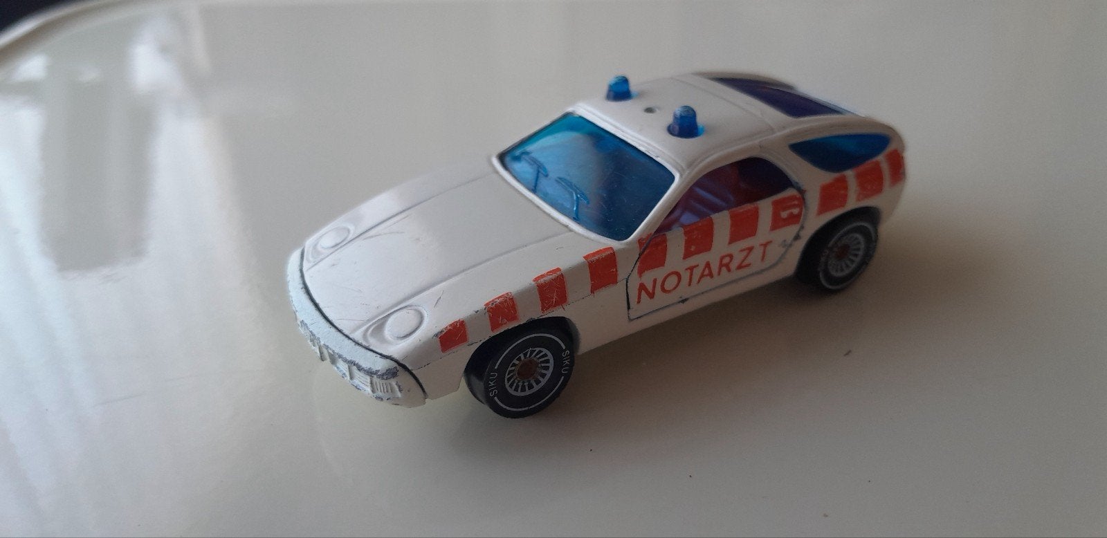 Siku Porsche 928 van een Notartzt, Ophalen of Verzenden