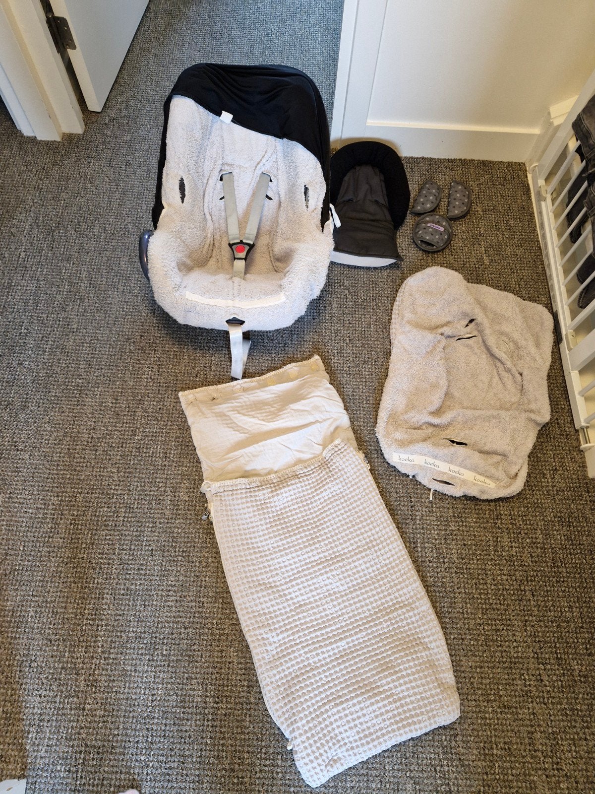 Maxicosi + 2 keer hoes, gordelbeschermers en voetenzak, Ophalen, 0 t/m 13 kg, Maxi-Cosi, Autogordel