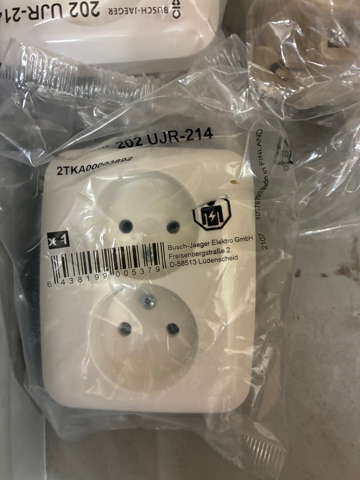 busch jeager half inbouw half opbouw wcd, Ophalen of Verzenden, Zo goed als nieuw, Stopcontact