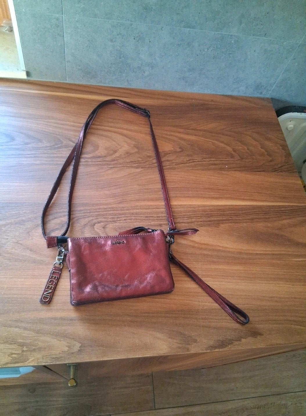 Legend Comoren metallic red tas, Ophalen of Verzenden, Zo goed als nieuw, Rood, Handtas