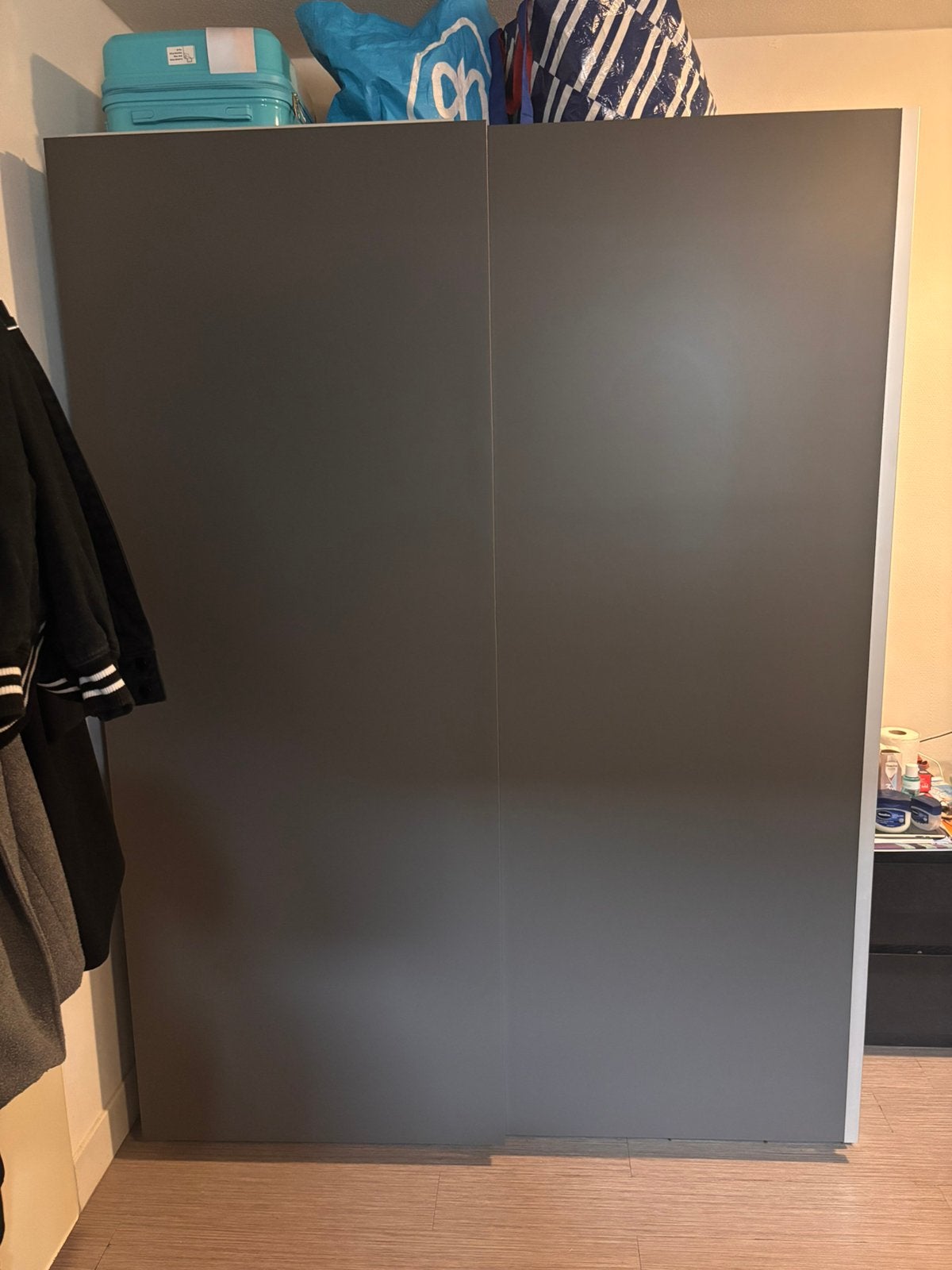 Ikea pax/ hasvik kast donkergrijs, Huis en Inrichting, Kasten | Kledingkasten, Ophalen, Zo goed als nieuw, 50 tot 75 cm, 200 cm of meer