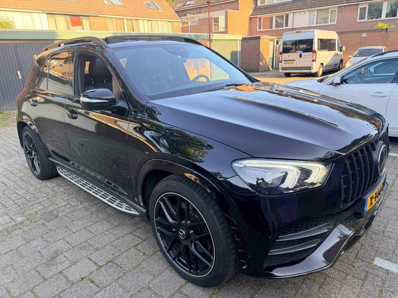 Mercedes-Benz GLE 300 d 4MATIC Premium Plus AMG Pano 7p, Auto's, Automaat, 4 cilinders, Zwart, 245 pk