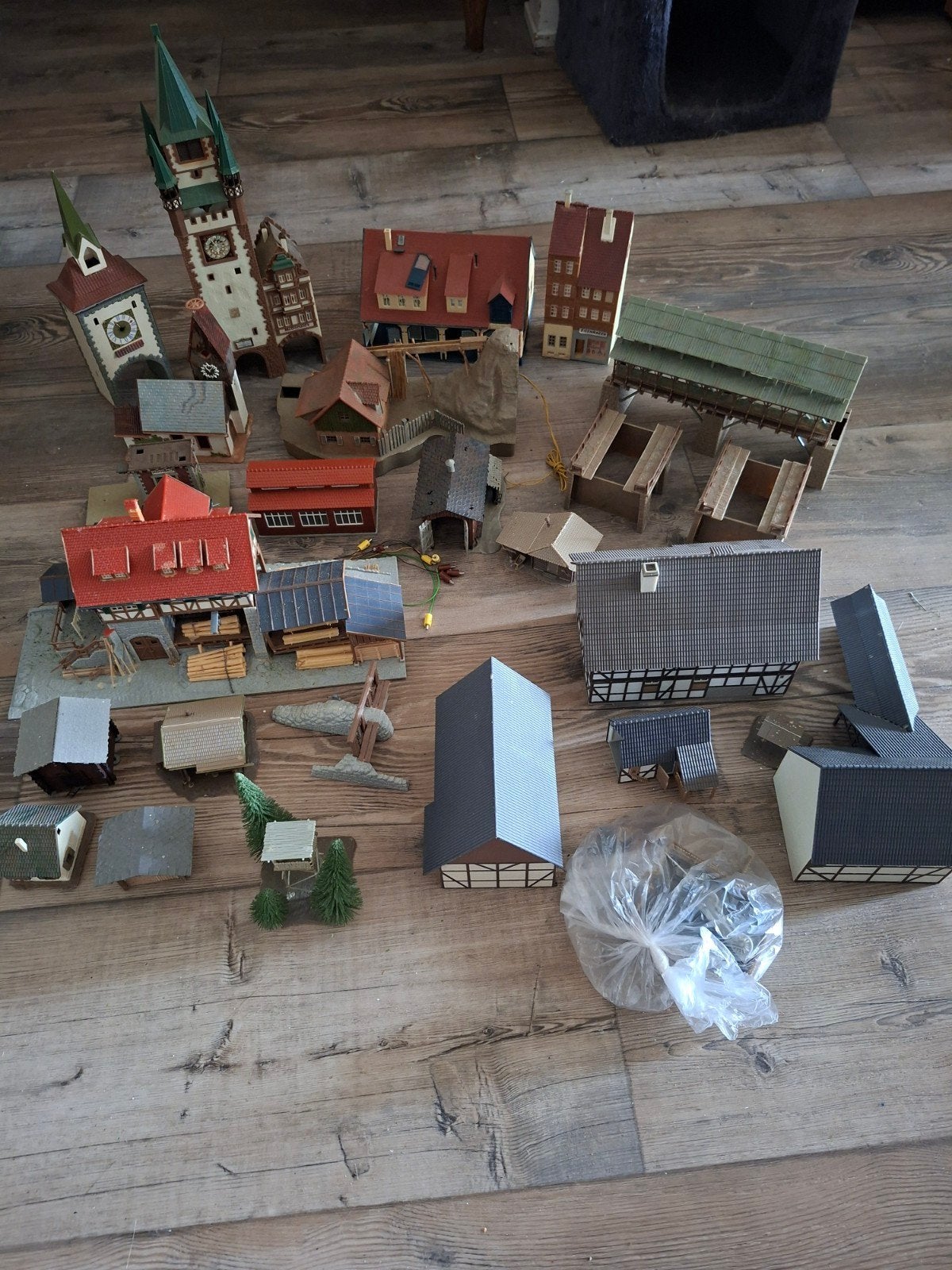 Grote collectie modelbouw huizen en gebouwen, Gebruikt, Gelijkstroom of Wisselstroom, Brug, Tunnel of Gebouw, Ophalen