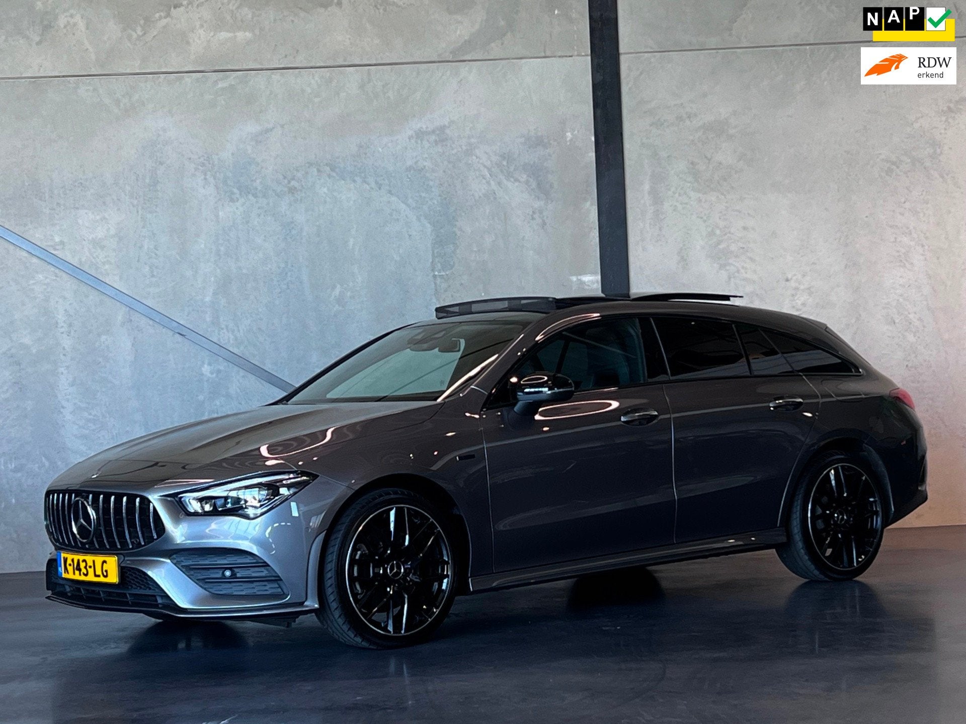Mercedes-Benz CLA-klasse Shooting Brake 250e PremiumPlus AMG, Auto's, CLA, Gebruikt, 4 cilinders, Automatische klimaatregeling