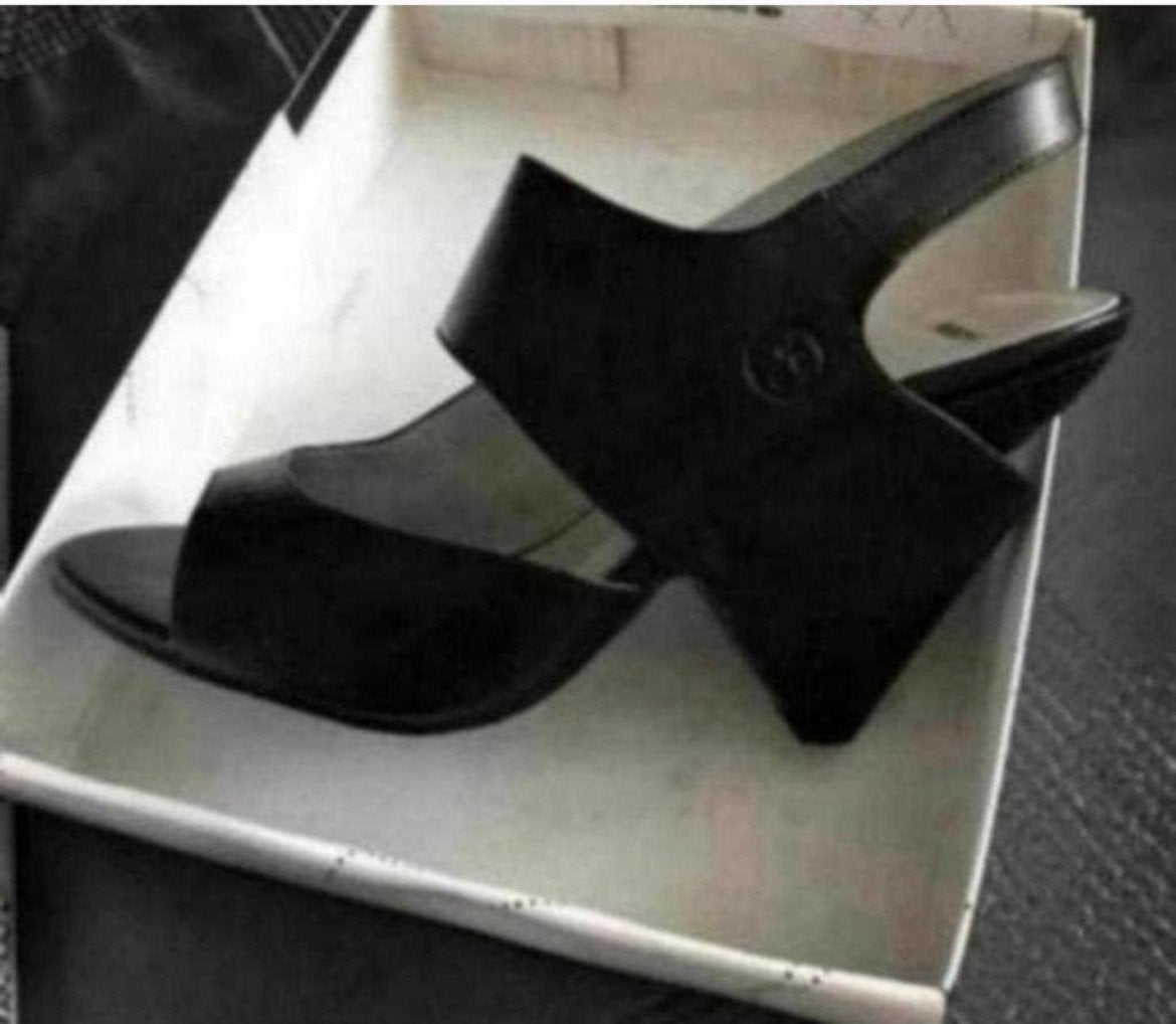 Aparte Zwarte Chique Leren Open Schoenen met hak.Nieuw 38/39, Kleding | Dames, Ophalen of Verzenden
