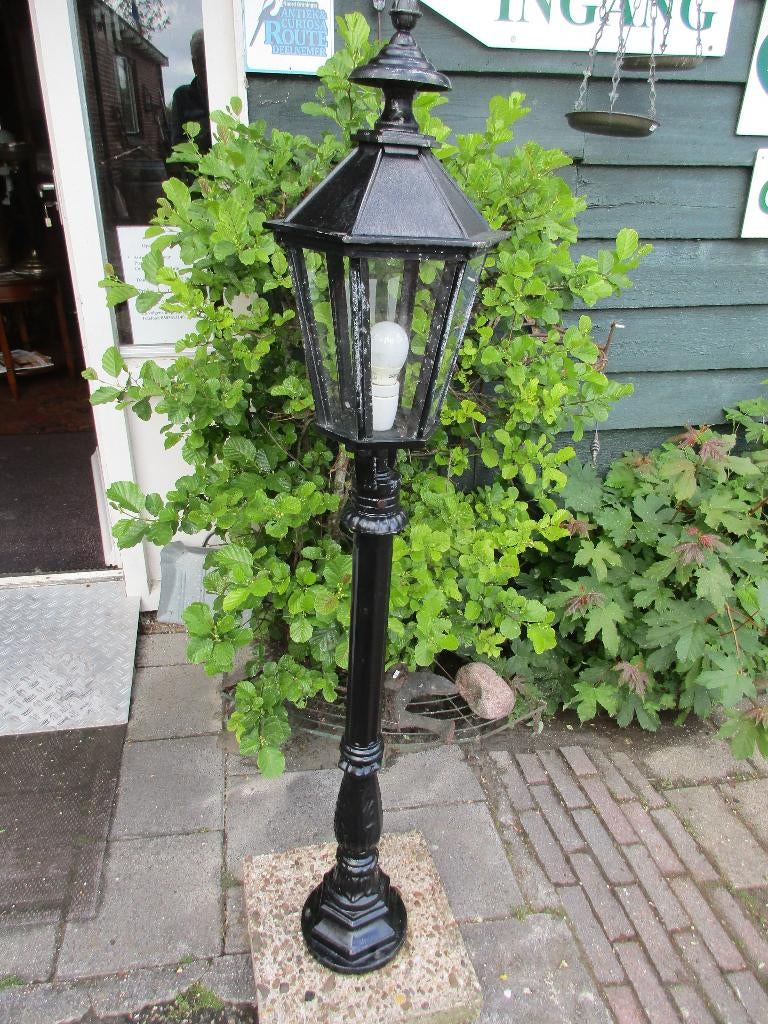 lantaarn - gietijzeren lantaarn, Tuin en Terras, Ophalen, Gebruikt, Staande lamp, Netvoeding