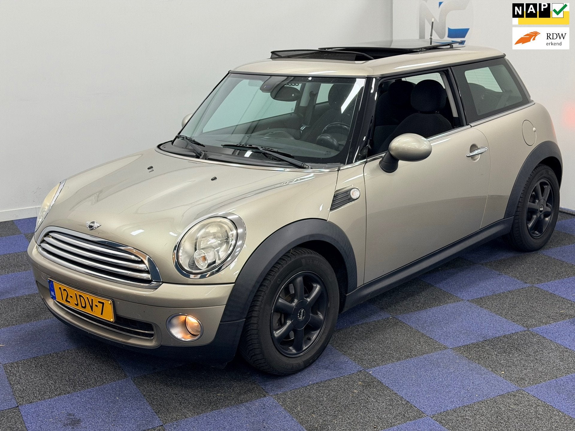 Mini 3-Deurs 1.4 One Pepper / PANORAMADAK / ONDERHOUDEN / RI, Voorwielaandrijving, Dealer onderhouden, Parkeersensor, Gebruikt