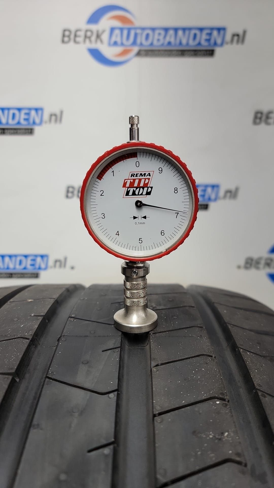 2x Pirelli P-Zero RFT (DEMO) 305/40 R20 112Y XL 305/40/20 30, Gebruikt, -, -, Ophalen of Verzenden