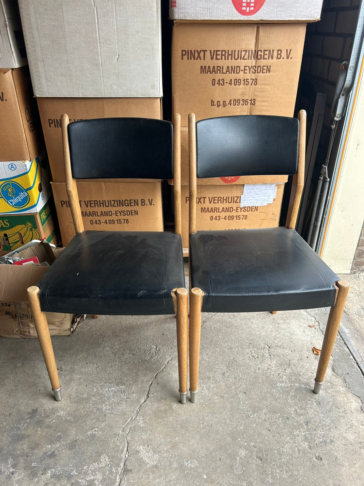 Set van 2 vintage Mid-Century design stoelen, Ophalen, Gebruikt, Twee, Zwart