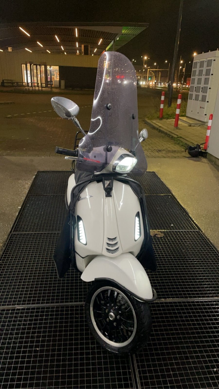 Vespa sprint full option e5, Fietsen en Brommers, Ophalen, Zo goed als nieuw, Benzine, Vespa S