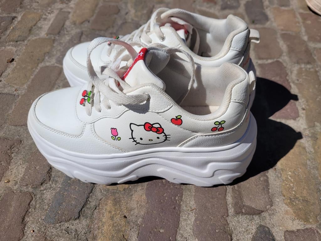 Witte Hello Kitty Sneakers met Plateauzool maat 36, Ophalen of Verzenden, Hello Kitty, Wit, Sneakers of Gympen