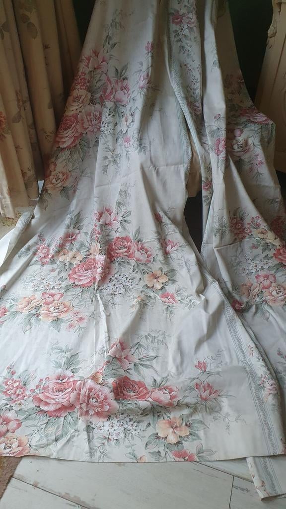 Set gordijnen met rozen, Ophalen of Verzenden, Zo goed als nieuw, 100 tot 150 cm, 200 cm of meer