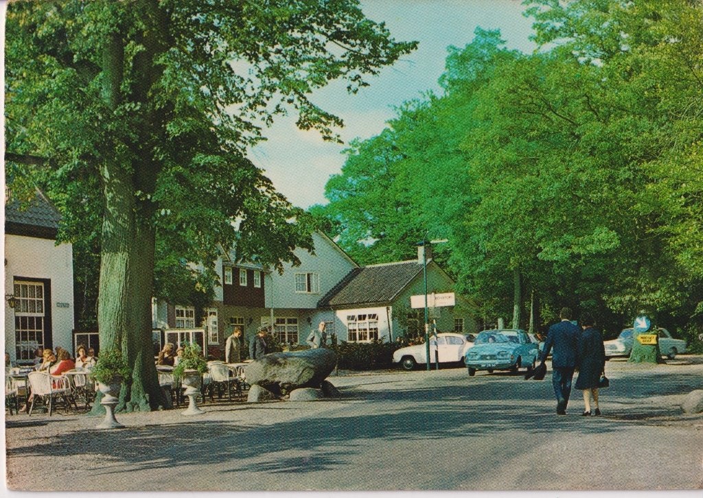 Lage Vuursche met auto's , Saab 96, Ophalen of Verzenden, 1960 tot 1980, Gelopen, Utrecht