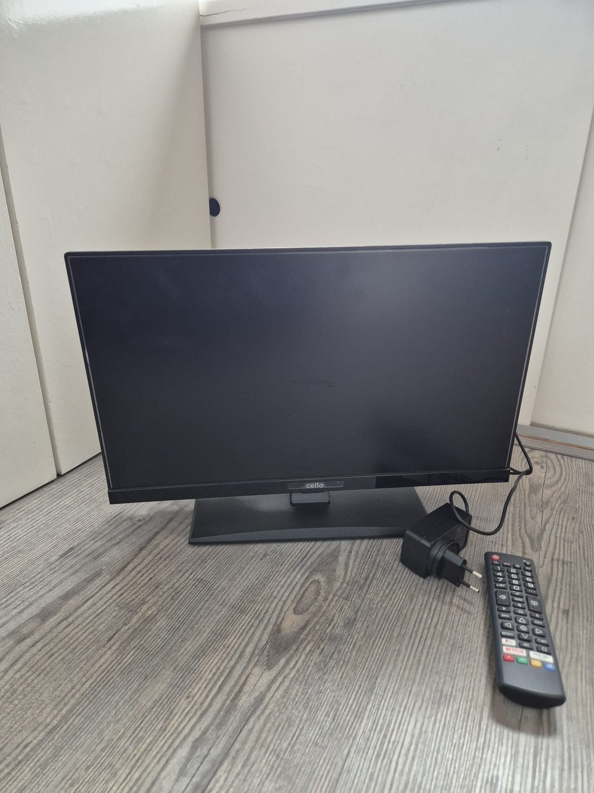 Cello tv 19 inch LED, Ophalen, Gebruikt