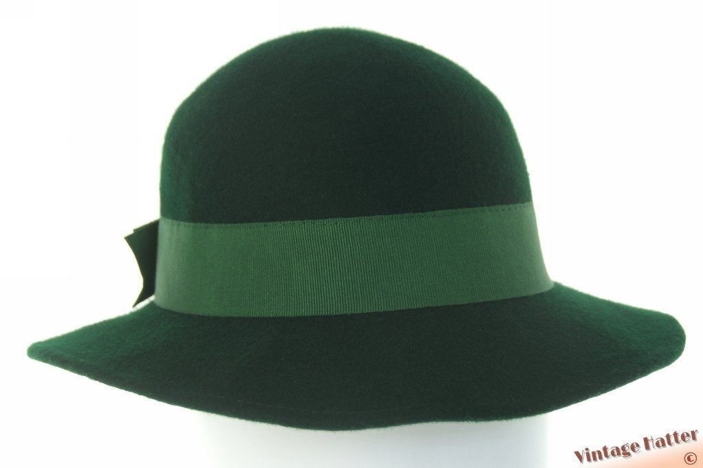 Vintage Dameshoed donker groen vilt 56 gratis verzenden NL, Ophalen of Verzenden, Zo goed als nieuw, 56 of 57 cm (M, 7 of 7⅛ inch)