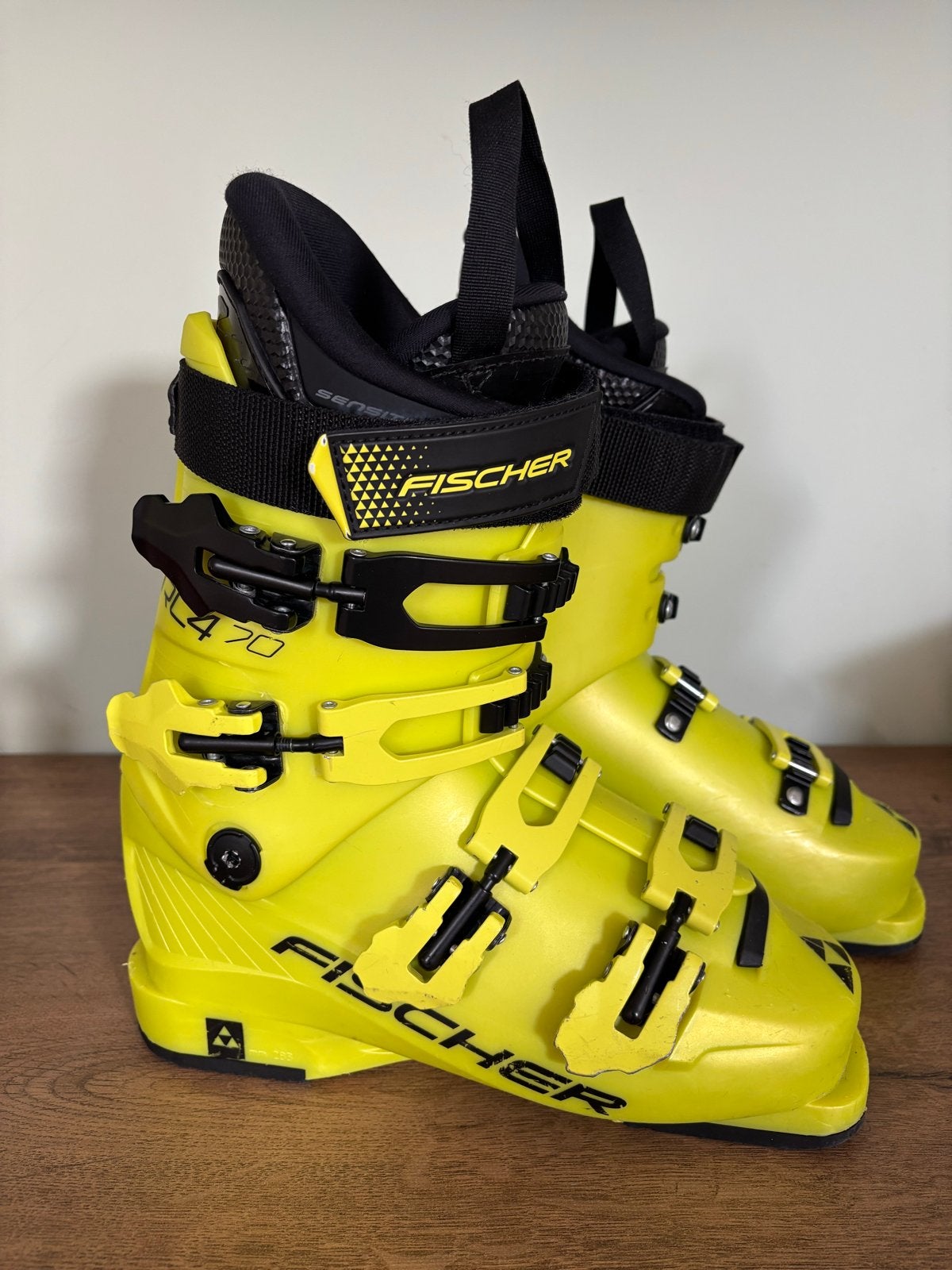 Fischer RC4 70 Junior skischoenen - Maat 24.5, Sport en Fitness, Fischer, Schoenen, Ophalen of Verzenden, Zo goed als nieuw