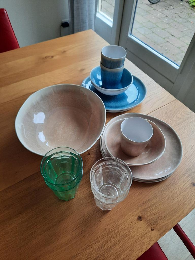 Camping servies,  20-delig, Caravans en Kamperen, Kampeeraccessoires, Ophalen of Verzenden, Zo goed als nieuw