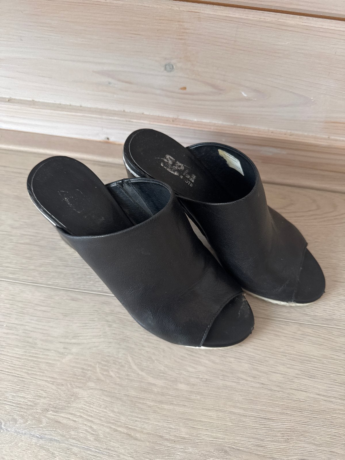 Zwarte leren muiltjes met open teen maat 36, Ophalen, Gedragen, Zwart, Sandalen of Muiltjes