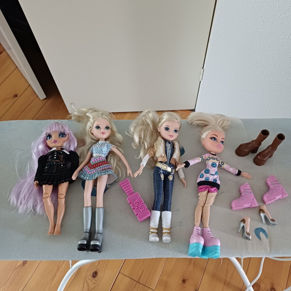 Set van 4 Bratz en Rainbow High poppen met accessoires, Ophalen of Verzenden, Gebruikt, Overige typen