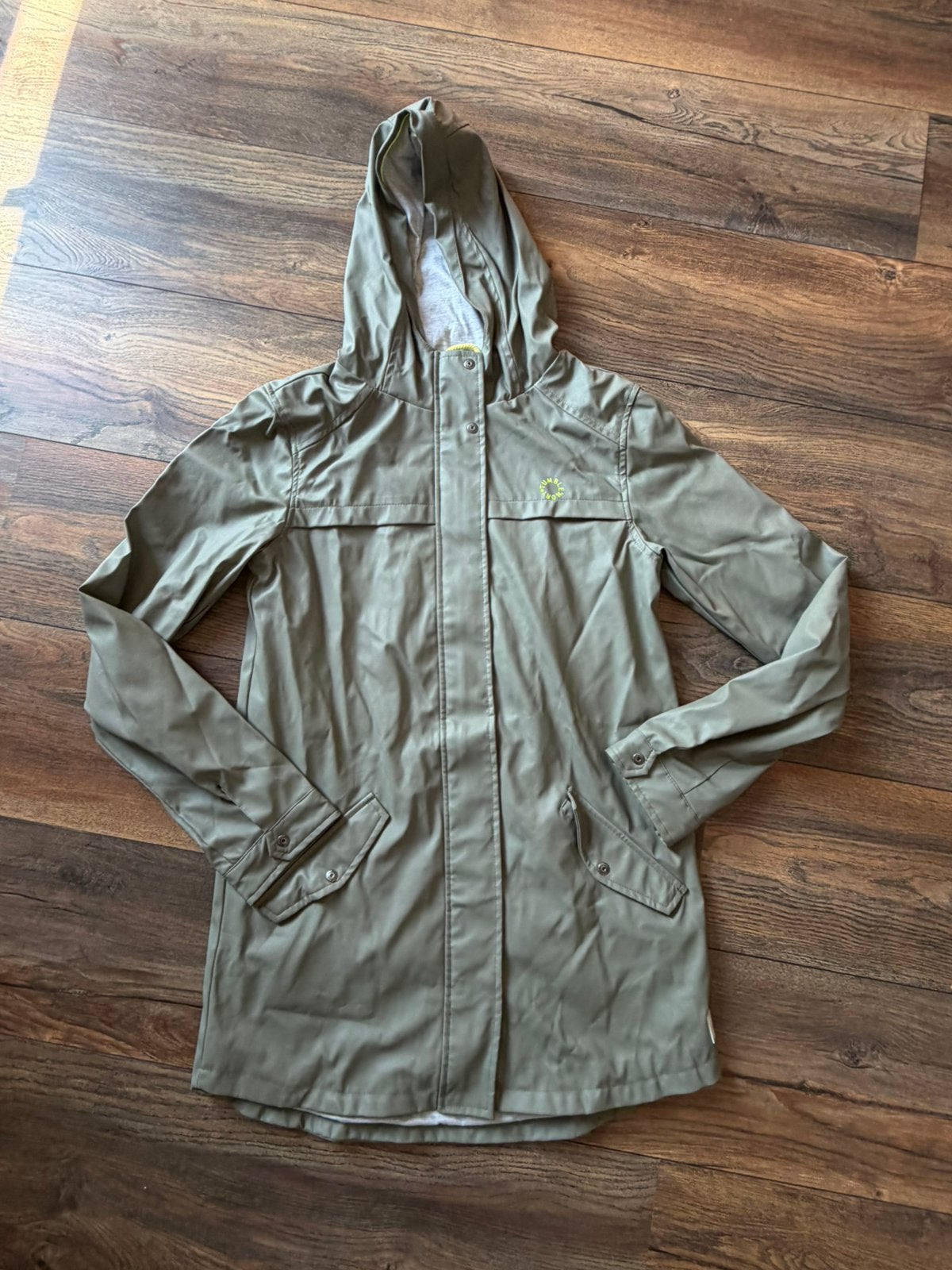 Tumble ‘n Dry groene regenjas met capuchon in maat 170/176, Ophalen of Verzenden, Zo goed als nieuw, Meisje, Jas