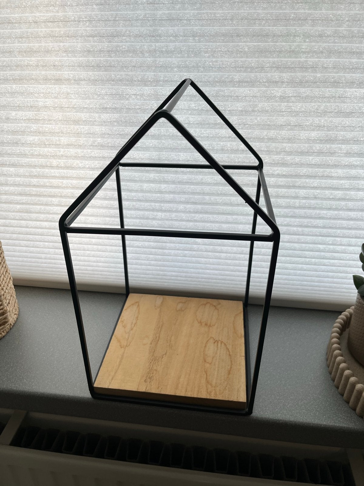 Decoratie huisje metaal met houten bodem, Huis en Inrichting, Woonaccessoires | Overige, Ophalen of Verzenden, Gebruikt, Zwart
