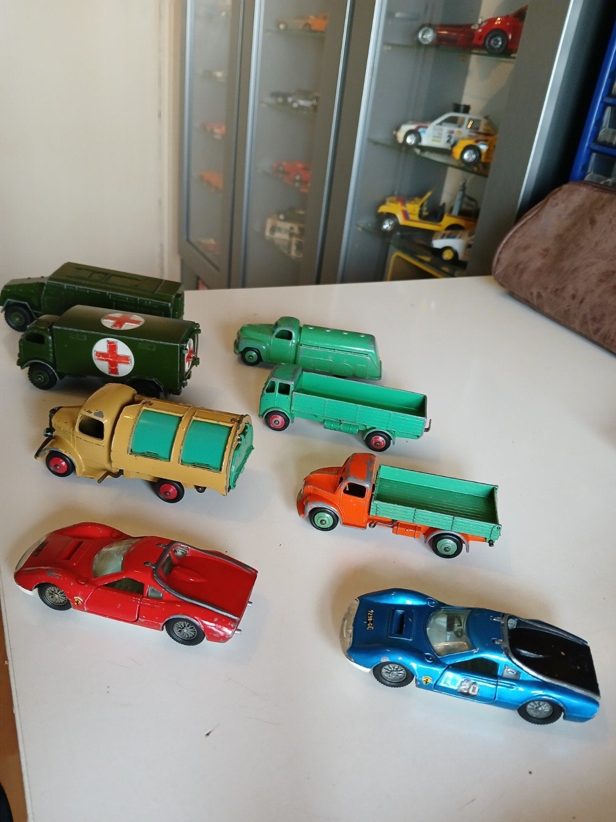 8 x dinky toys, Hobby en Vrije tijd, Modelauto's | 1:43, Ophalen of Verzenden, Gebruikt, Auto, Dinky Toys