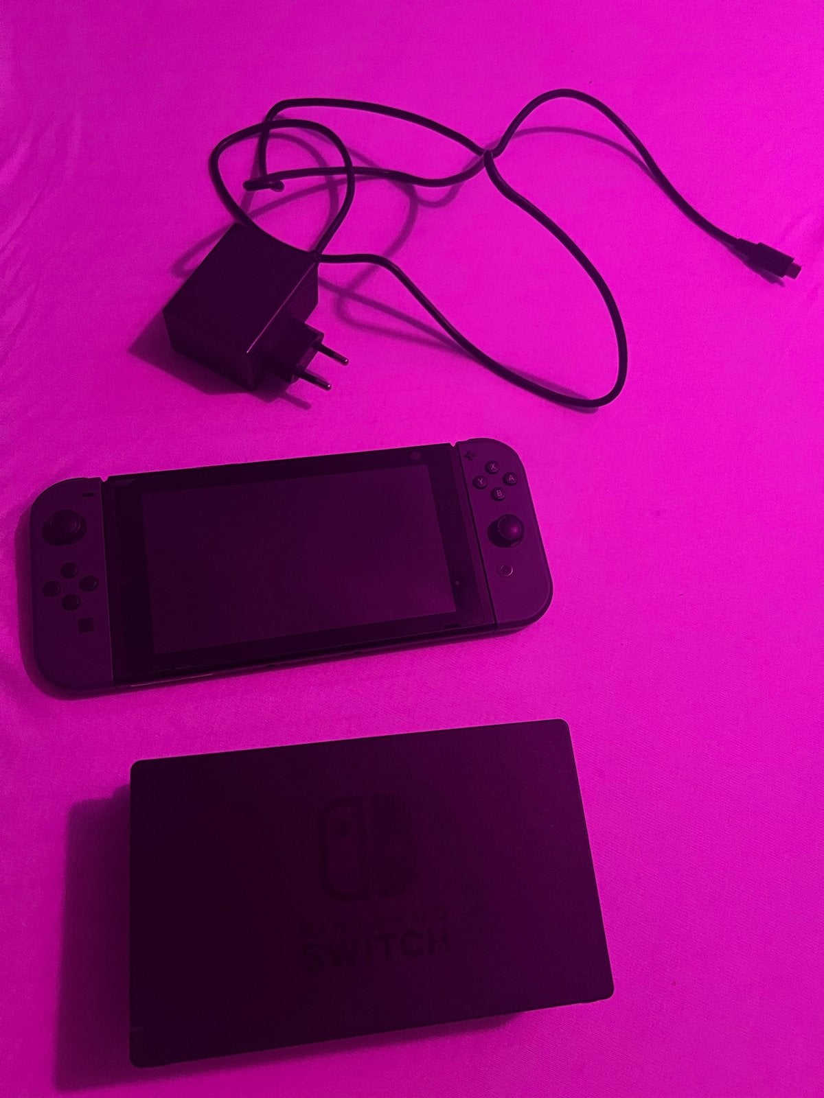 Moddable Nintendo Switch (Juli 2017) met Pro Controller, Spelcomputers en Games, Ophalen, Gebruikt, Met 3 controllers of meer