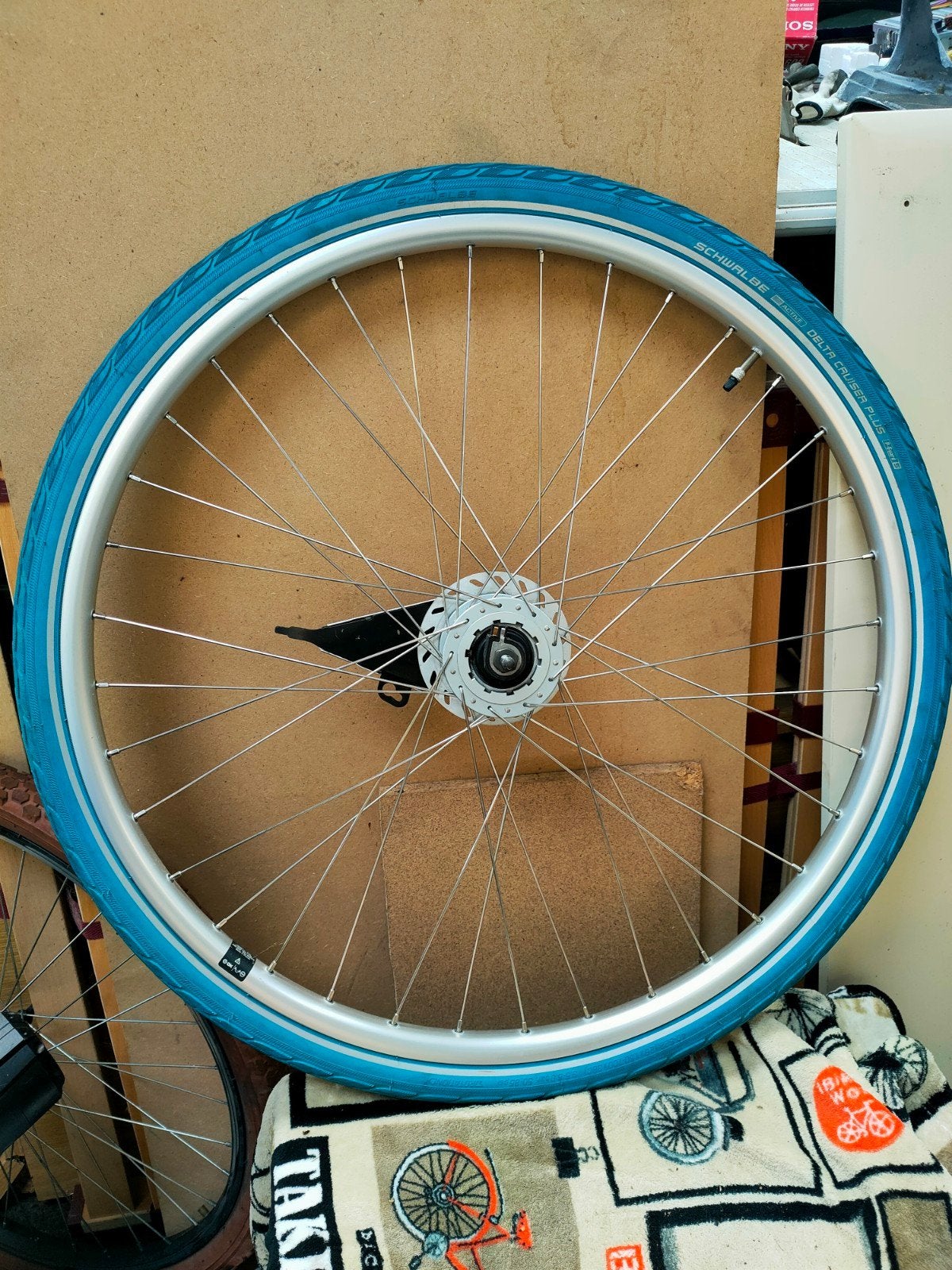 Nieuwe 28" Schwalbe band op velg, Fietsen en Brommers, Wiel, Schwalbe, Stadsfiets, Nieuw