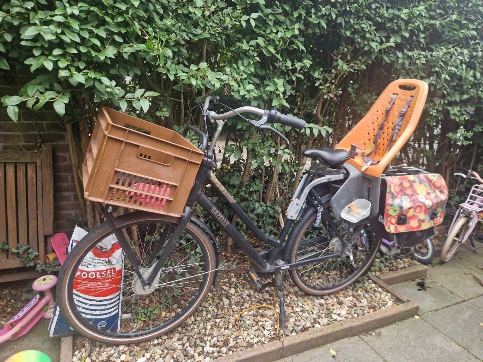 Gazelle damesfiets met kinderzitje en krat, Ophalen, Terugtraprem, Gazelle, 53 tot 56 cm