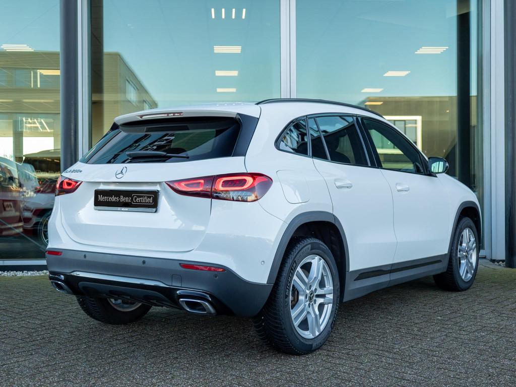 Mercedes-Benz GLA 250 e Panorama dak, Auto's, Mercedes-Benz, Stof, 16 kWh, 160 pk, Wit