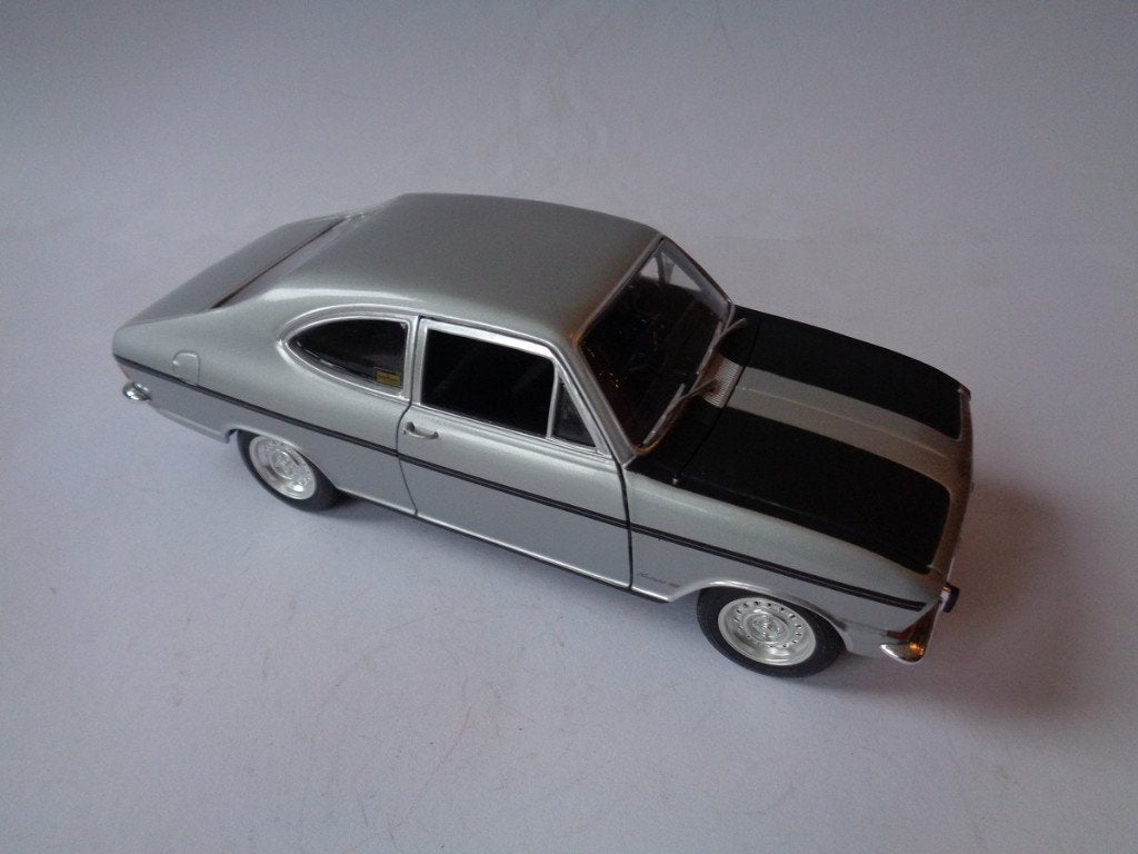 Oude Revell Opel Kadett Olympia, scaah 1/18, uit 2002, Ophalen of Verzenden, Gebruikt, Auto, Revell