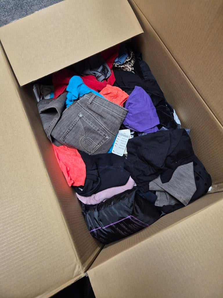 Grote partij kleding, diverse merken en maten, Ophalen, Gedragen