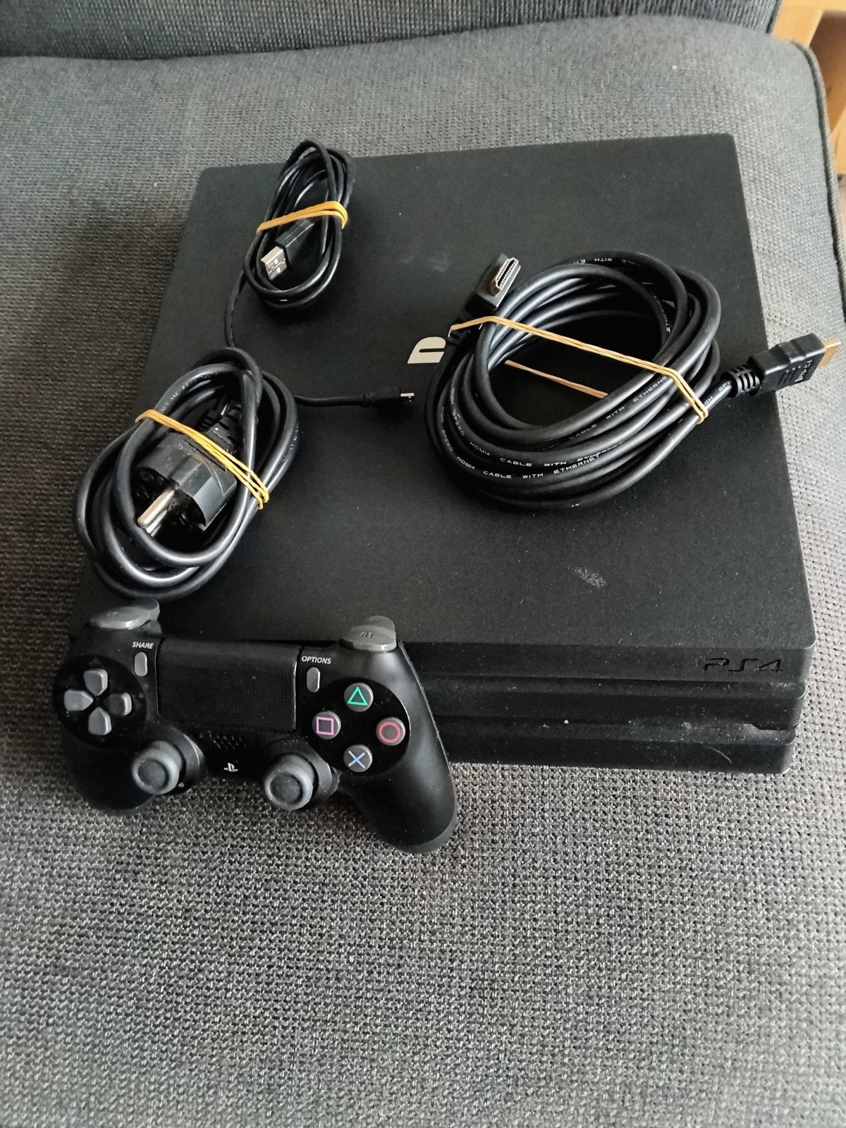 Sony PlayStation 4 Pro 1TB met controller en kabels, Gebruikt, Ophalen of Verzenden, 1 TB, Met 1 controller