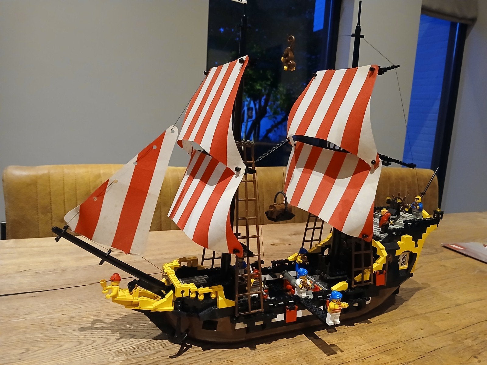 lego 6285 black seas barracuda