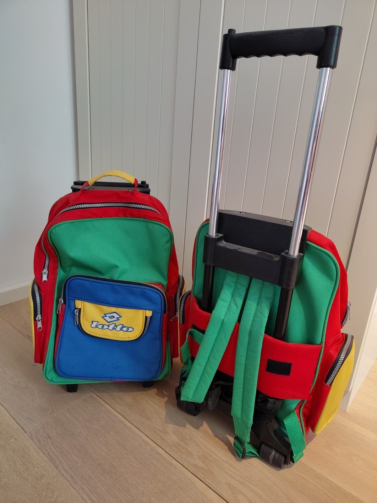 Twee kinder rolkoffertjes, 60 tot 70 cm, Gebruikt, Ophalen of Verzenden, Zacht kunststof