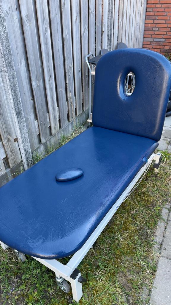 Fysiotherapie, massage lig bed. Super stevig, Ophalen of Verzenden, Gebruikt, Verrijdbaar