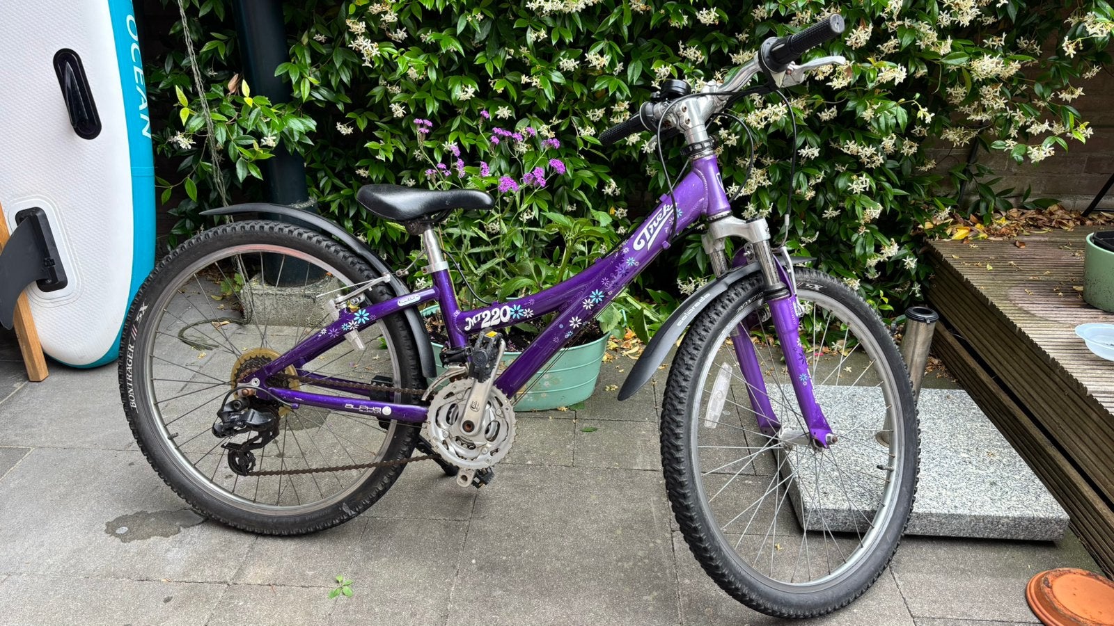 Trek MT220 kinderfiets 24 inch sportieve mountainbike paars, Fietsen en Brommers, Fietsen | Meisjes, Ophalen, Velgrem, Versnellingen