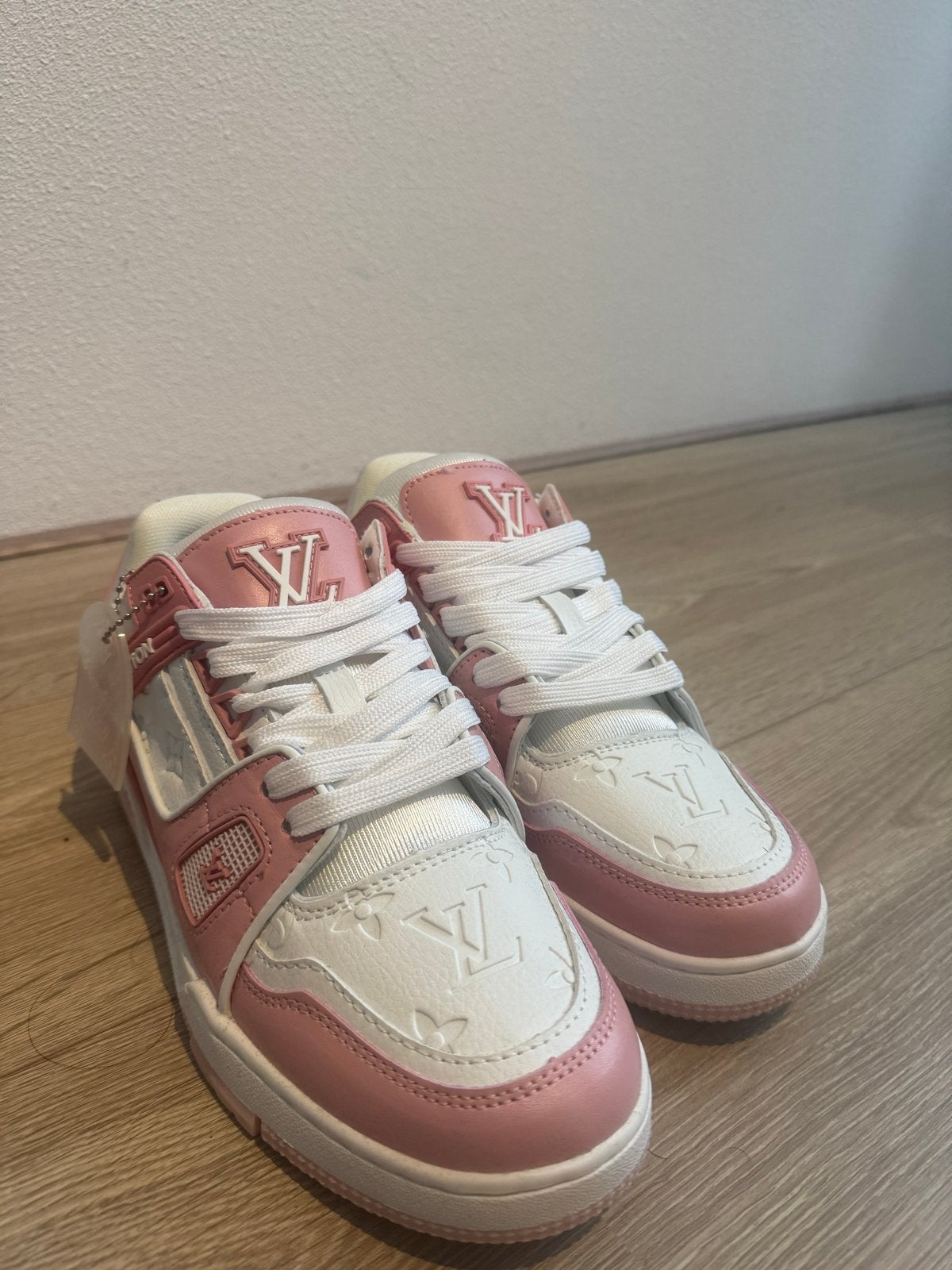 Louis Vuitton Sneakers Roze/Wit Maat 40, Kleding | Dames, Schoenen, Verzenden, Nieuw, Roze, Sneakers of Gympen