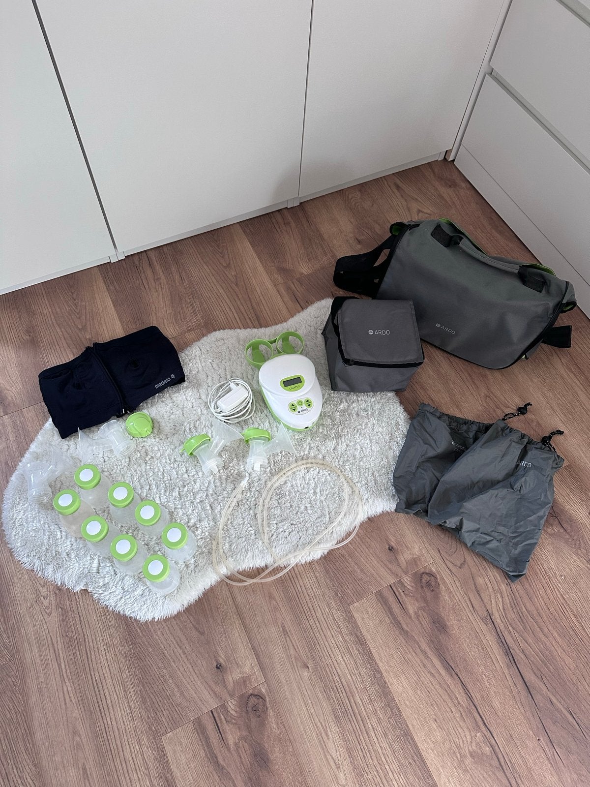 Ardo Calypso elektrische borstkolf compleet + Medela kolf bh, Gebruikt, Ophalen of Verzenden, Inclusief tas, Borstkolf