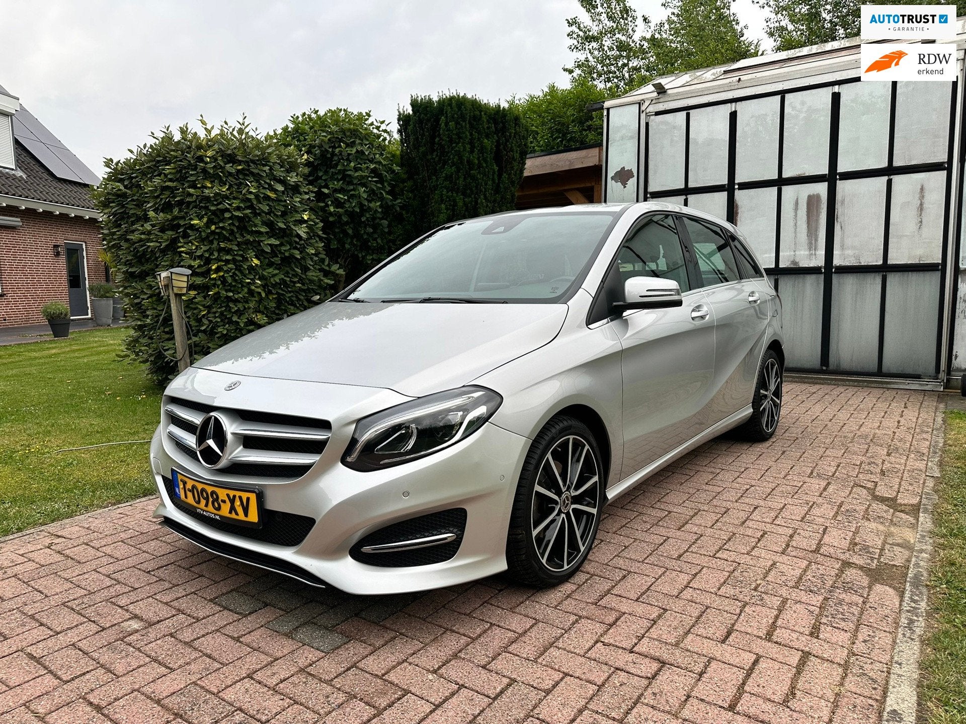 Mercedes-Benz B-klasse 200 Prestige Trekhaak LED, Auto's, Mercedes-Benz, 1325 kg, Gebruikt, Leder en Stof, 1595 cc