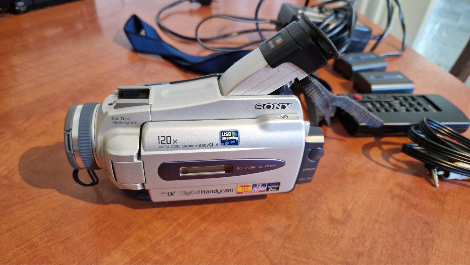 Sony DCR-TRV16E Digital Video Camera Recorder, Mini dv, 20x of meer, Ophalen of Verzenden, Zo goed als nieuw