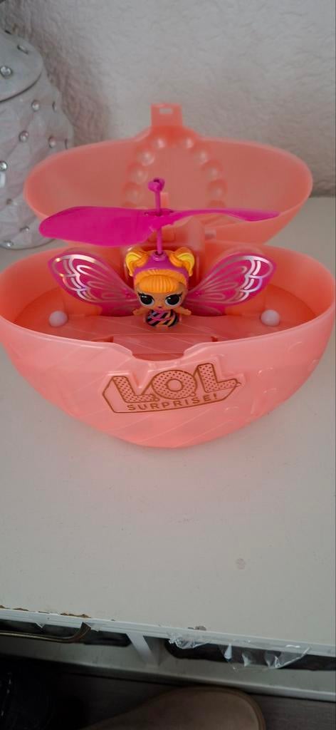 LOL Surprise Vliegende Pop met Capsule, Ophalen of Verzenden, Zo goed als nieuw, Meisje