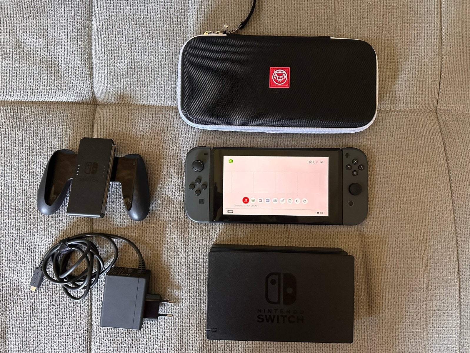 Nintendo Switch V2 grijs met verbeterde accu en accessoires, Ophalen of Verzenden, Zo goed als nieuw, Met 2 controllers, Switch 2019 Upgrade