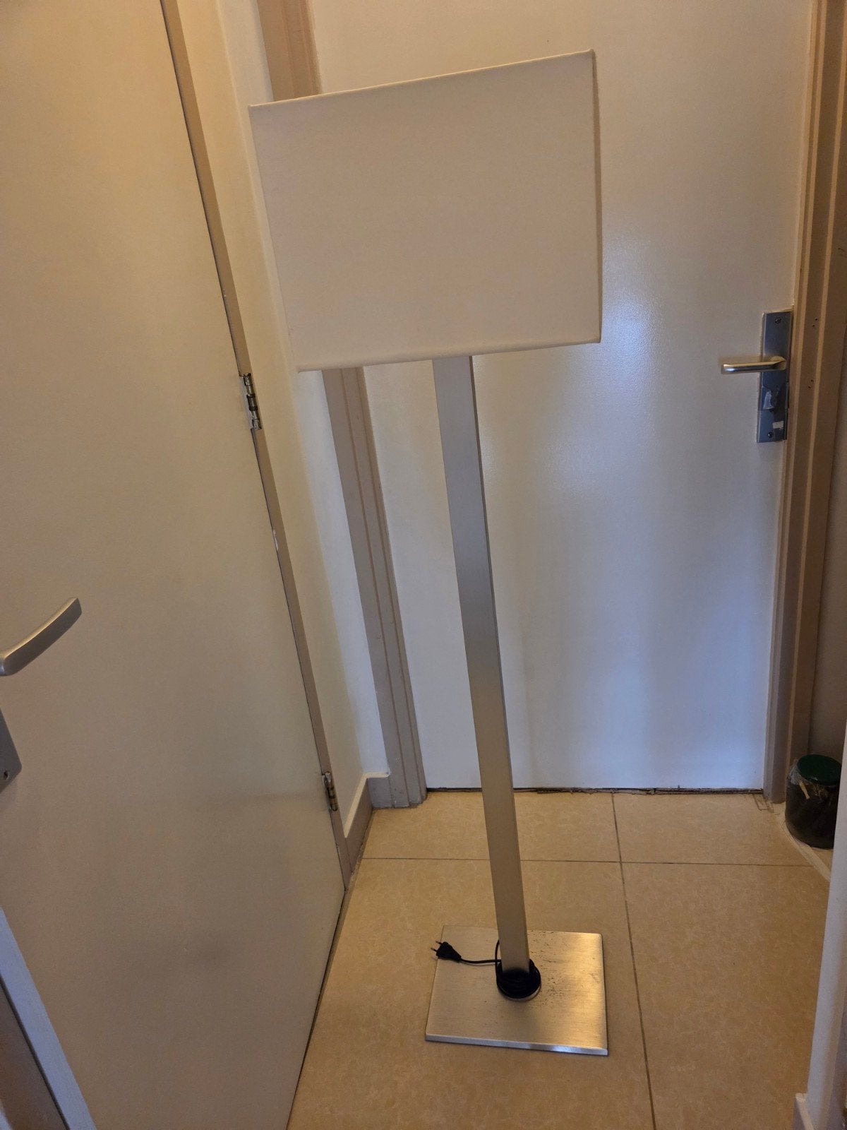 IKEA staande lamp met witte kap, Ophalen, Gebruikt, 100 tot 150 cm, Stof