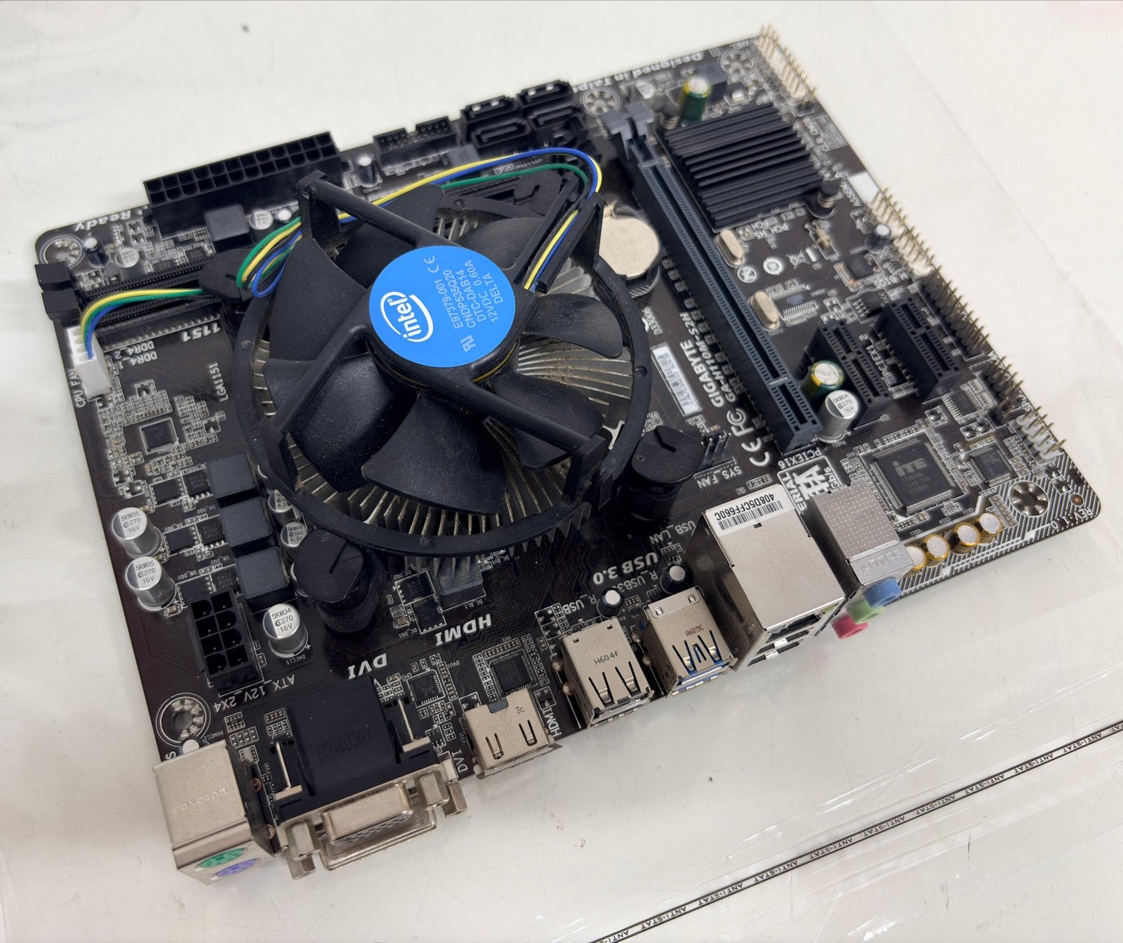 Intel i3 6100 + GA-H110M Processor & Moederbord Upgrade Set, Computers en Software, Moederborden, Ophalen of Verzenden, Gebruikt