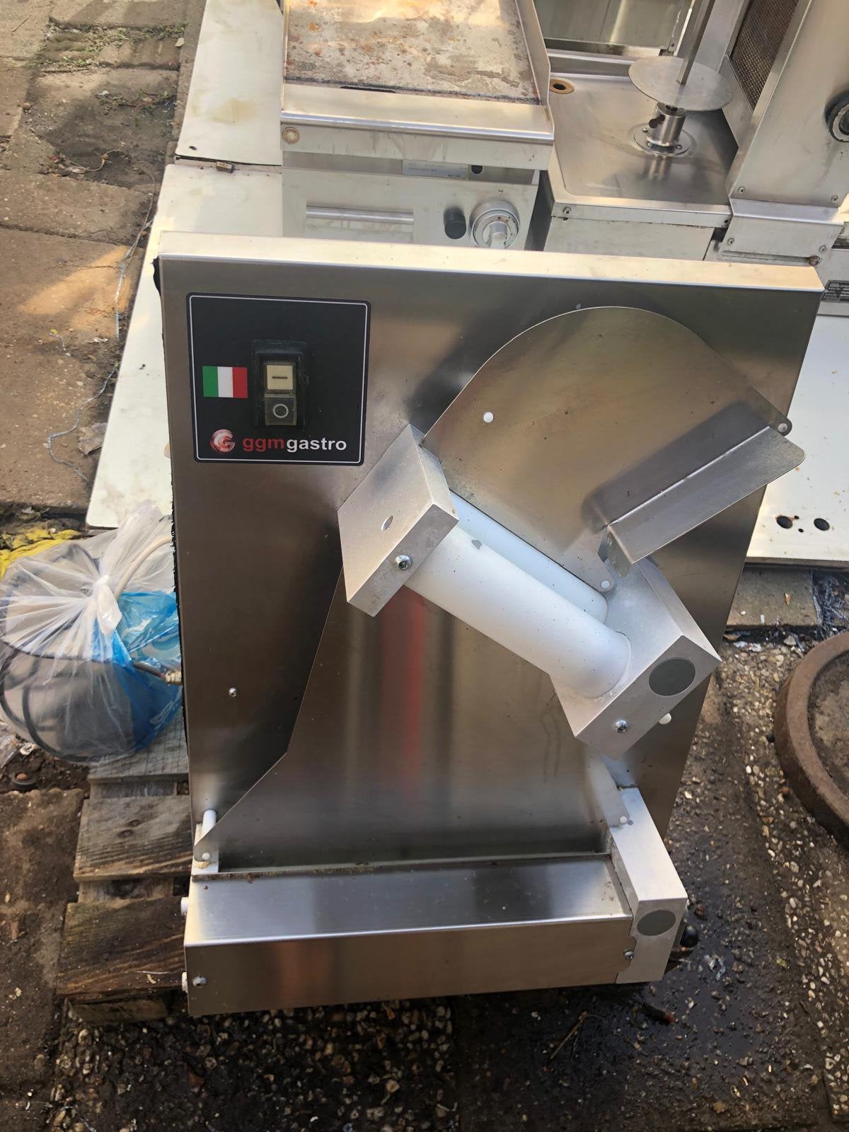 GGM Gastro pizzadeeg roller deeguitrolmachine, Ophalen of Verzenden, Gebruikt
