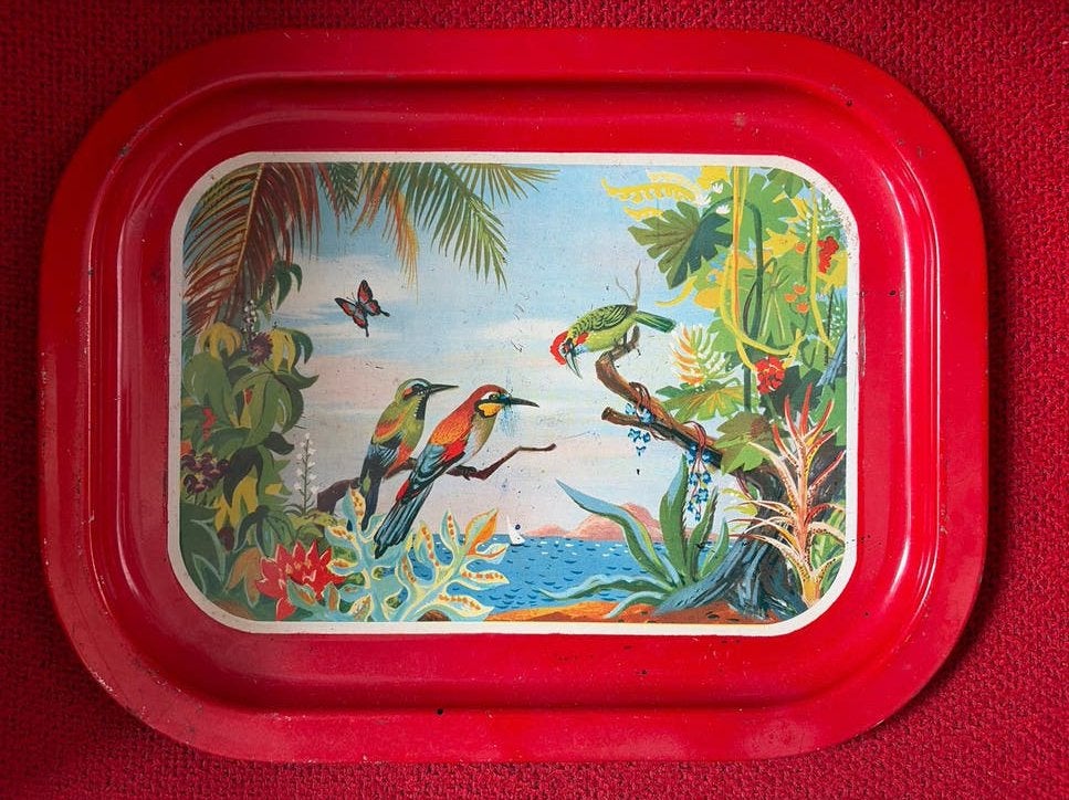 Vintage rood dienblad met tropische vogels en vlinder, Huis en Inrichting, Woonaccessoires | Dienbladen, Verzenden