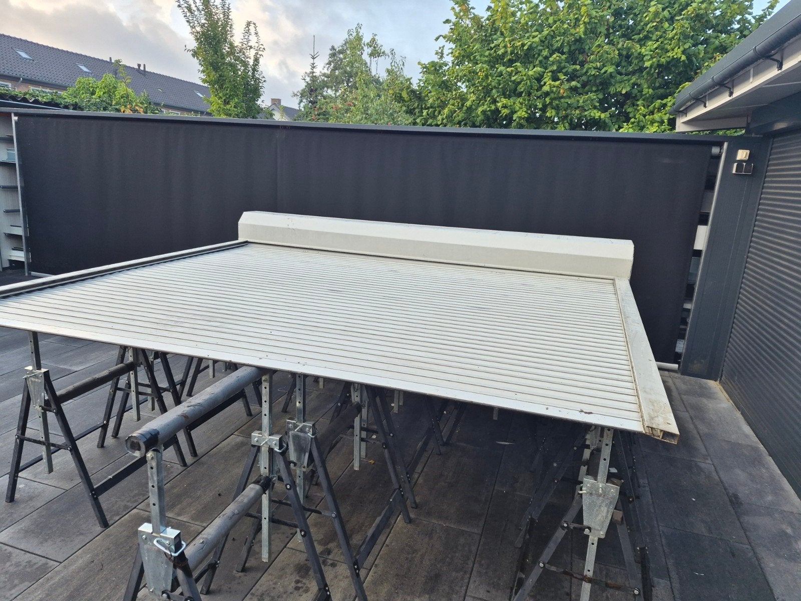 269.5 breed 243 hoog garage rolluik.extra dike lamel, Doe-het-zelf en Verbouw, Rolluiken, Ophalen of Verzenden, Wit