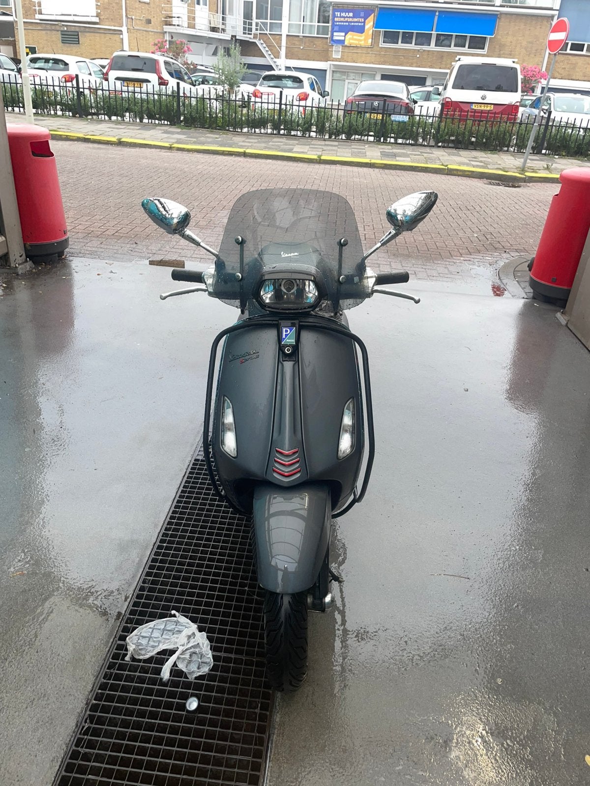 Vespa sprint 2017 1300km, Fietsen en Brommers, Scooters | Vespa, Ophalen of Verzenden, Zo goed als nieuw, Benzine