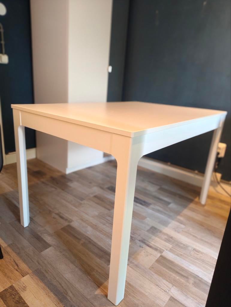 Uitschuifbare Witte Eettafel EKEDALEN IKEA, Huis en Inrichting, Tafels | Eettafels, Ophalen, 100 tot 150 cm, IKEA, Minimalistisch, Praktisch, Ruimtebesparend